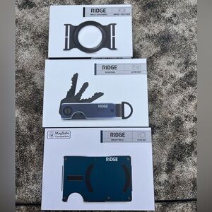 Alpine Navy Ridge Wallet + Alpine Navy Keycase + AirTag & Cash Strap NEVER USED